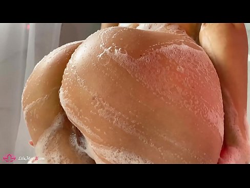 ❤️ 布鲁内特在淋浴时用振动器自慰阴部达到强烈的高潮 ❌ Porno vk﹏﹏